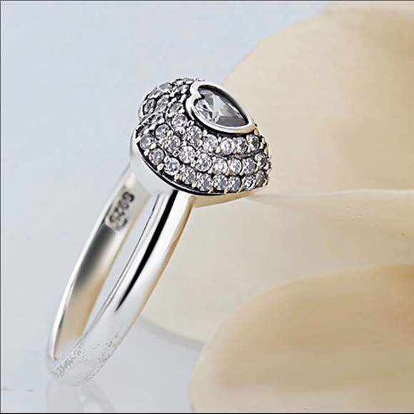 PANDORA Crystal Heart Ring - Picture 3 of 3